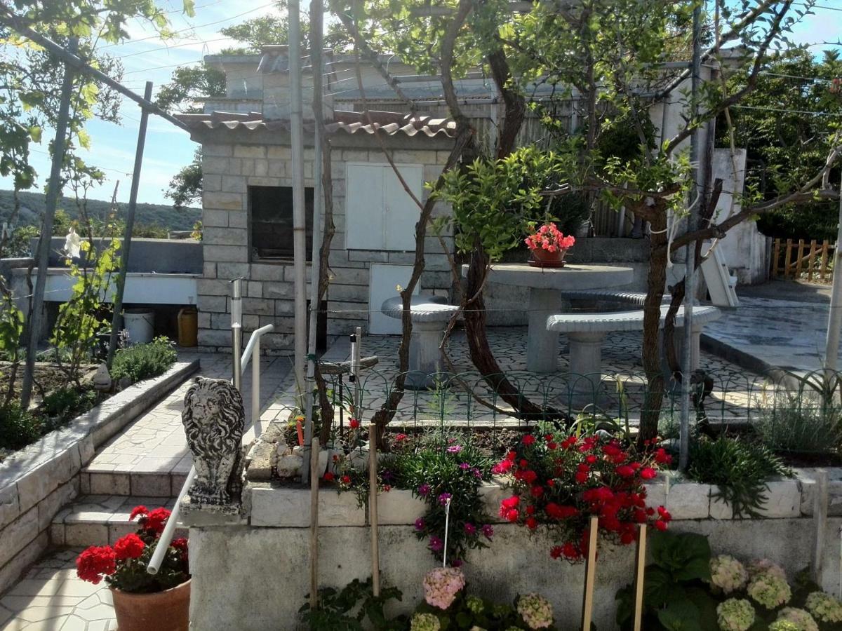 Kampor Apartments Bagian luar foto