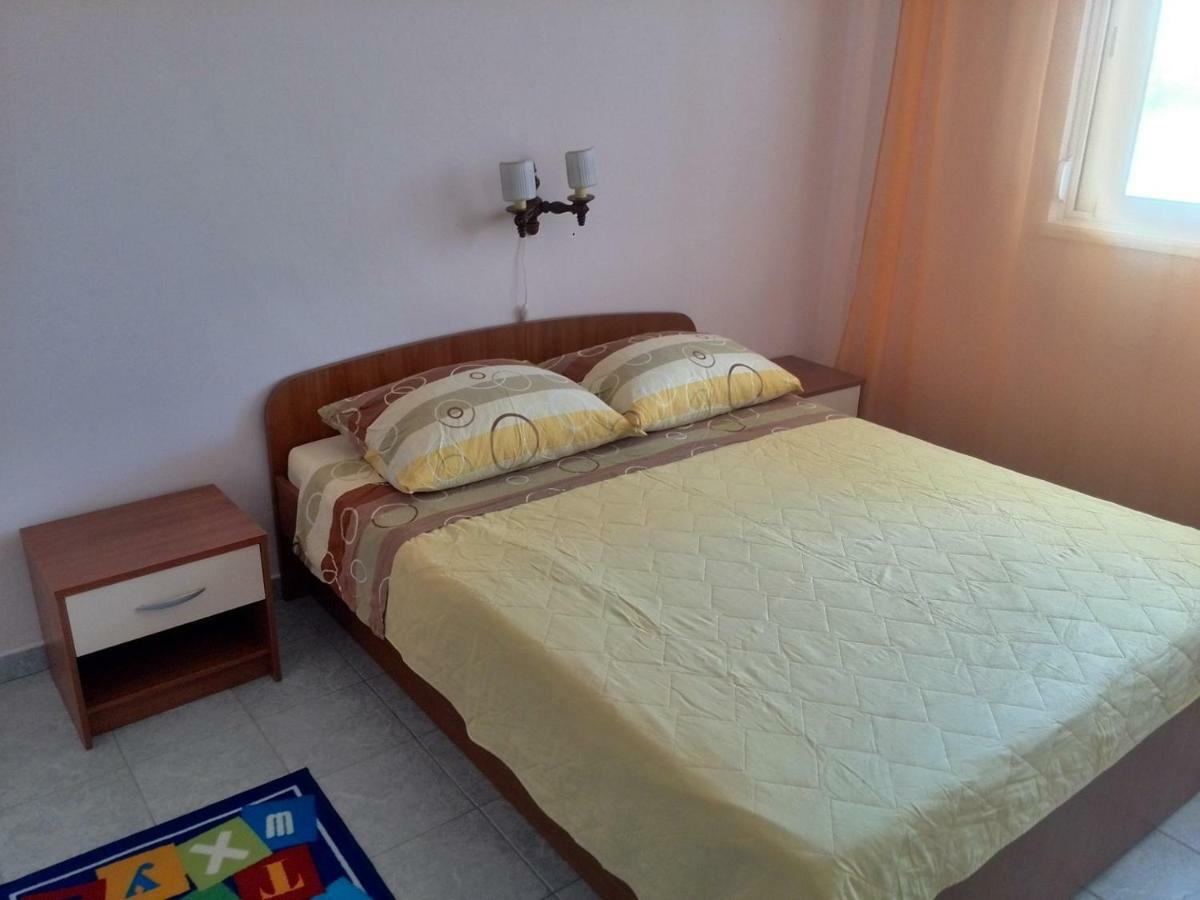 Kampor Apartments Bagian luar foto